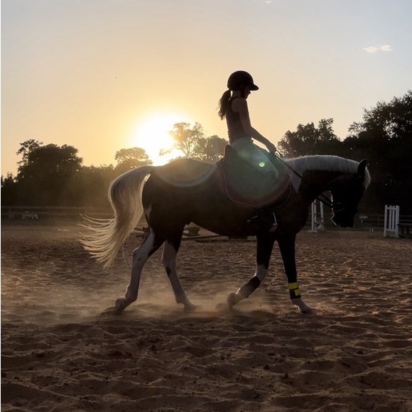 Meet your Posher, Heather - Picture 1 of 4